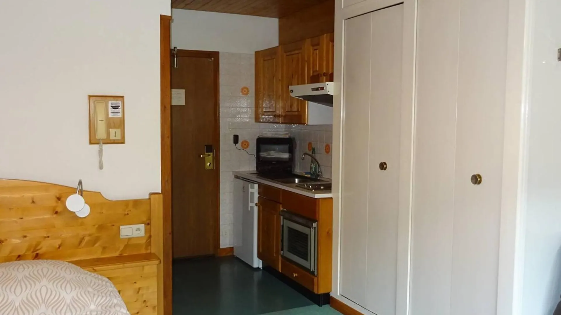 Studio Centre Les Gets 2 Pers, Linge Inclus, Wifi, Proche Telecabines Et Commerces - Fr-1-802-49 Apartment